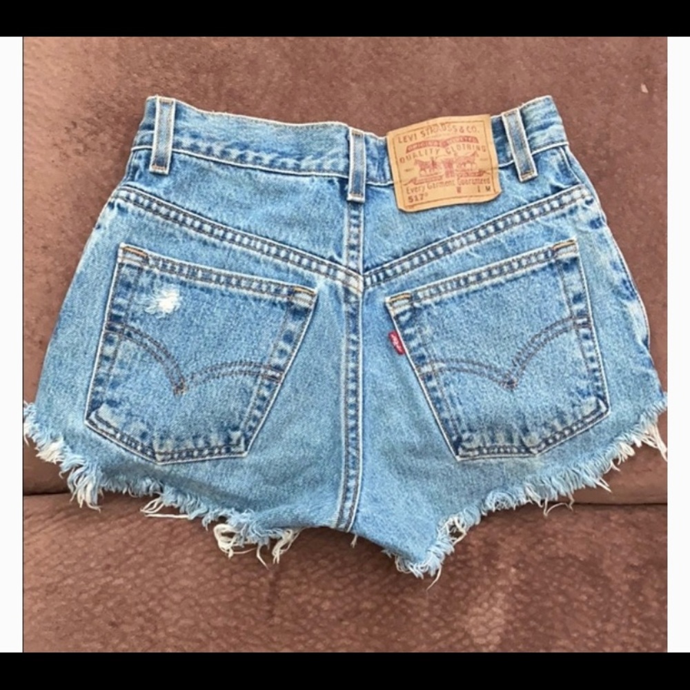 ISO!!! this exact Levi shorts 517